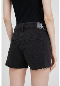 Calvin Klein Jeans szorty damskie kolor czarny gładkie medium waist. Kolor: czarny. Materiał: denim. Wzór: gładki