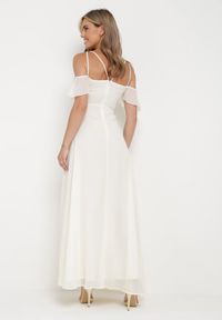 Born2be - Beżowa Maxi Sukienka o Rozkloszowanym Fasonie na Cienkich Skrzyżowanych Ramiączkach Hendina. Okazja: na ślub cywilny, na wesele, na imprezę. Typ kołnierza: dekolt hiszpanka. Kolor: beżowy. Długość rękawa: na ramiączkach. Typ sukienki: rozkloszowane. Długość: maxi #5