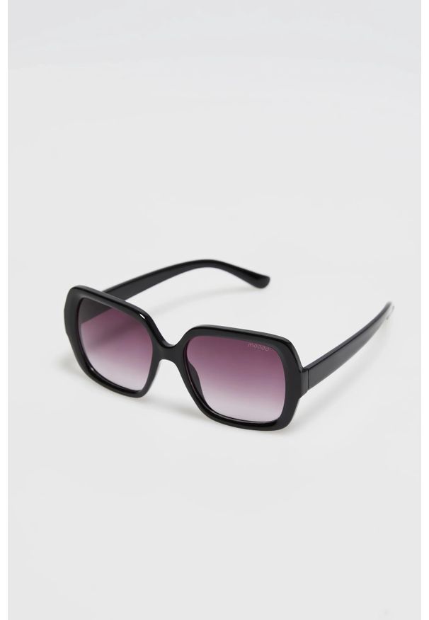 MOODO - Okulary przeciwsłoneczne czarne. Kolor: czarny
