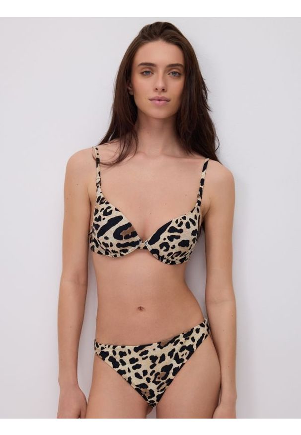 Reserved - Dół od bikini - czarny. Stan: obniżony. Kolor: czarny. Materiał: materiał