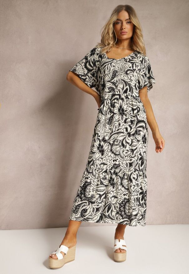 Renee - Szara Sukienka z Wiskozy Zdobiona Falbankami z Krótkim Rękawem Danibella. Okazja: na co dzień. Typ kołnierza: kołnierz z falbankami. Kolekcja: plus size. Kolor: szary. Wzór: aplikacja. Typ sukienki: dla puszystych. Materiał: wiskoza. Długość rękawa: krótki rękaw. Sezon: lato, wiosna. Styl: casual