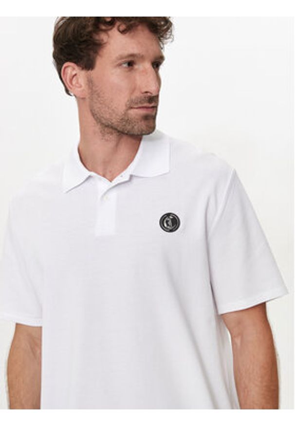 Just Cavalli Polo 76OAGG23 Biały Regular Fit. Typ kołnierza: polo. Kolor: biały. Materiał: bawełna