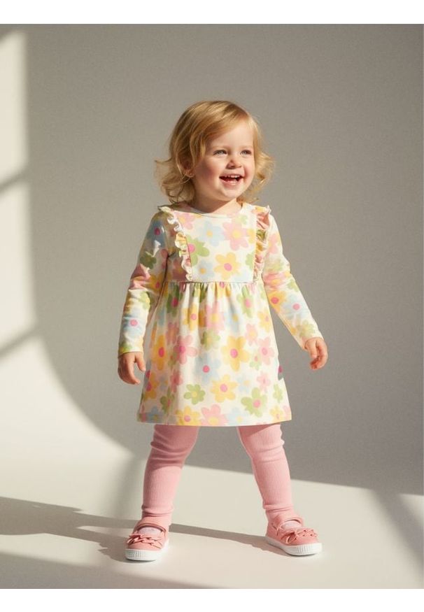 Sinsay - Sukienka dresowa ze wzorem w kwiaty - kremowy. Kolor: kremowy. Materiał: dresówka. Wzór: kwiaty