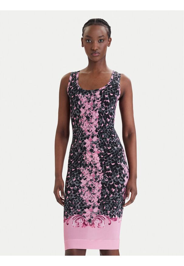 Versace Jeans Couture Sukienka codzienna 80HAO9P6 JS546 Różowy Slim Fit. Okazja: na co dzień. Kolor: różowy. Materiał: wiskoza. Typ sukienki: proste. Styl: casual