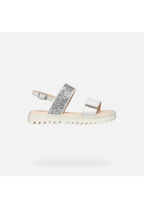 Sandały Geox Model J Sandal Coralie Gir Kolor Biały. Kolor: biały. Materiał: syntetyk. Sezon: lato