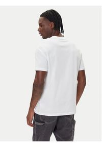 Napapijri T-Shirt S-Drapeau Ss NP0A891K Biały Regular Fit. Kolor: biały. Materiał: bawełna