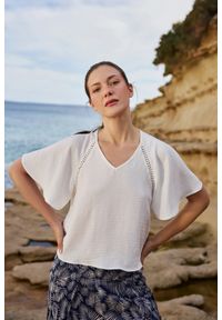 MOODO - Koszula z szerokimi rękawami biała. Kolor: biały. Materiał: poliester #1