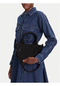 Calvin Klein Jeans Torebka Summer Canvas Mini Tote LV04K3160G Czarny. Kolor: czarny