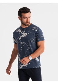 Ombre Clothing - Bawełniany t-shirt męski w esy-floresy – granatowy V1 OM-TSFP-0184 - XXL. Kolor: niebieski. Materiał: bawełna. Wzór: gładki, aplikacja, nadruk. Sezon: lato. Styl: klasyczny #3