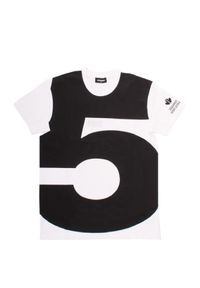 DSQUARED2 KIDS - Biały t-shirt z nadrukiem cyfry 4-16 lat. Kolor: czarny. Materiał: bawełna. Długość rękawa: krótki rękaw. Wzór: nadruk. Sezon: lato. Styl: klasyczny