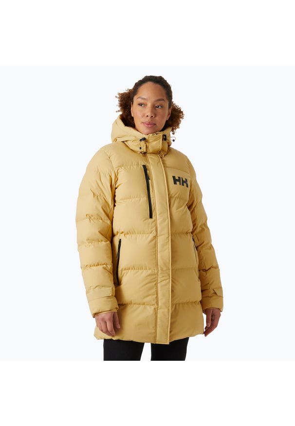 Płaszcz puchowy damski Helly Hansen Adore Puffy Parka. Kolor: beżowy, żółty, wielokolorowy. Materiał: puch. Sezon: zima