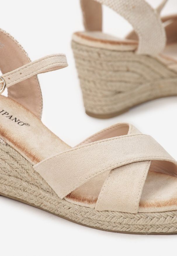 Born2be - Beżowe Sandały w Stylu Espadryli na Plecionym Koturnie Timiva. Nosek buta: otwarty. Kolor: beżowy. Wzór: aplikacja. Obcas: na koturnie