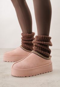 Renee - Różowe Śniegowce na Platformie z Niską Cholewką i Haftowanym Wzorem Zivilae. Okazja: na co dzień. Wysokość cholewki: przed kostkę. Kolor: różowy. Materiał: puch, jeans. Szerokość cholewki: normalna. Wzór: haft. Obcas: na platformie. Styl: casual #8