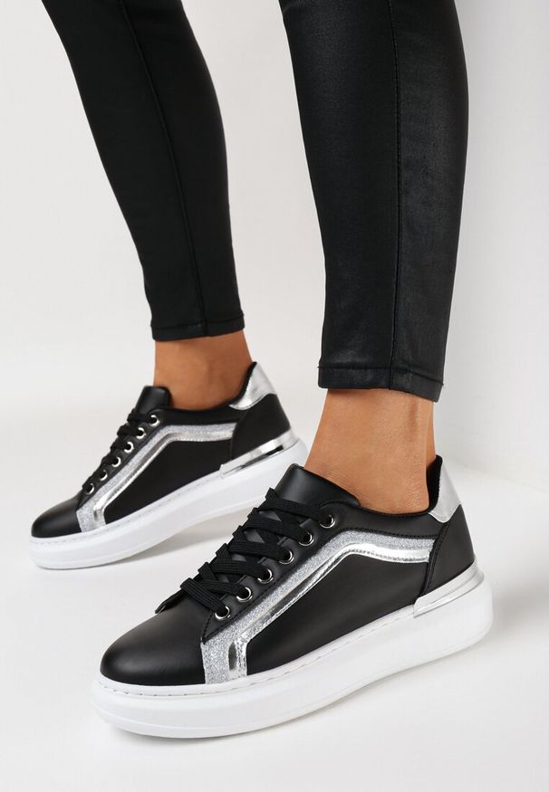 Born2be - Czarne Sneakersy na Platformie z Metalicznymi Wstawkami Tilene. Okazja: na co dzień. Kolor: czarny. Obcas: na platformie