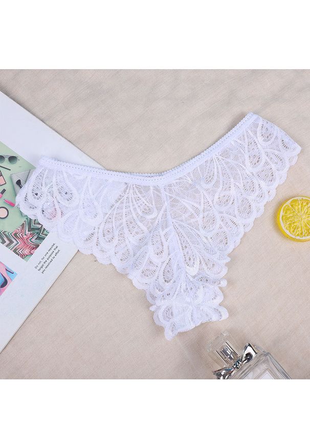 Intica - Stringi koronkowe z delikatnego materiału na romantyczne wieczory Jacquelyne. Kolor: biały. Materiał: materiał, koronka. Wzór: koronka