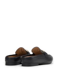 Wittchen - Damskie klapki typu mule z klamrą czarne. Nosek buta: okrągły. Kolor: czarny. Materiał: materiał, syntetyk, skóra ekologiczna, guma #7