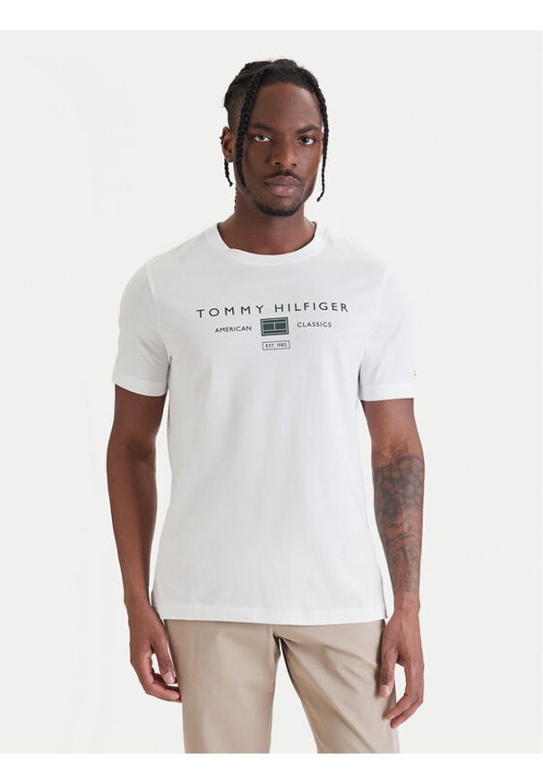 TOMMY HILFIGER - Tommy Hilfiger T-Shirt Brand Love MW0MW42365 Biały Regular Fit. Kolor: biały. Materiał: bawełna