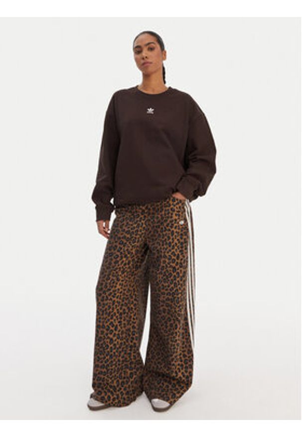 Adidas - adidas Bluza Essentials KD9120 Brązowy Oversize. Kolor: brązowy. Materiał: bawełna