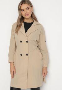 Born2be - Beżowy Dwurzędowy Płaszcz z Bawełną i Regulowanymi Rękawami Ściągany z Tyłu Paskiem Mevalina. Okazja: do pracy. Kolor: beżowy. Materiał: bawełna. Styl: elegancki, klasyczny #7