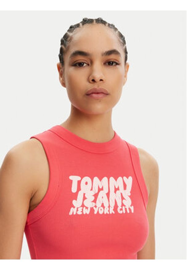 Tommy Jeans Top DW0DW21339 Różowy Slim Fit. Kolor: różowy. Materiał: bawełna