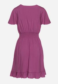 Born2be - Fioletowa Bawełniana Sukienka z Gumkami w Talii z Kopertowym Dekoltem i Falbankami Lolana. Typ kołnierza: kołnierz z falbankami. Kolor: fioletowy. Materiał: bawełna. Długość rękawa: krótki rękaw. Typ sukienki: kopertowe #7