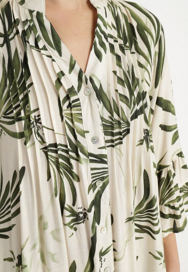 Born2be - Zielona Sukienka z Wiskozy o Rozkloszowanym Kroju z Falbanami w Roślinny Wzór Ridiara. Okazja: na imprezę, na co dzień. Typ kołnierza: dekolt w serek. Kolor: zielony. Materiał: wiskoza. Typ sukienki: rozkloszowane. Styl: klasyczny, casual, elegancki