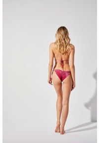 PRAIA BEACHWEAR - Praia Beachwear dwuczęściowy strój kąpielowy MATERIAL GIRL kolor różowy miękka miseczka. Kolor: różowy. Materiał: materiał, welur #4
