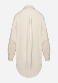 Renee - Beżowa Bawełniana Długa Koszula z Regulacją przy Rękawach Dorivelle. Okazja: na co dzień. Typ kołnierza: kołnierzyk klasyczny. Kolor: beżowy. Materiał: bawełna. Długość: długie. Styl: casual, elegancki, klasyczny #4