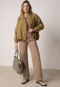 Born2be - Zielona Przejściowa Kurtka Bombka Oversize z Bawełny i Wiskozy Effinue. Okazja: na spacer, na co dzień. Kolor: zielony. Materiał: wiskoza, bawełna. Styl: casual #5