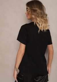 Renee - Czarny Bawełniany T-shirt z Napisem z Cekinami Marivinna. Okazja: na co dzień. Kolor: czarny. Materiał: bawełna. Wzór: napisy. Styl: klasyczny, casual, elegancki #4