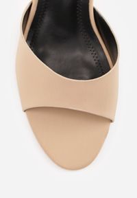 Born2be - Ciemnobeżowe Minimalistyczne Klapki na Szpilce w Klasycznym Stylu Batioe. Okazja: na co dzień. Kolor: beżowy. Materiał: jeans. Obcas: na szpilce. Styl: klasyczny. Wysokość obcasa: średni #2