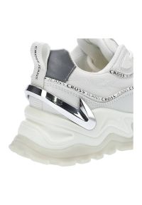 Białe Sneakersy Cross Jeans Damskie Stylowe Buty. Okazja: na co dzień. Zapięcie: sznurówki. Kolor: biały. Materiał: syntetyk, materiał. Szerokość cholewki: normalna. Wzór: aplikacja