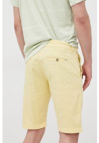 Pepe Jeans szorty MC QUEEN SHORT męskie kolor żółty. Kolor: żółty. Materiał: tkanina. Wzór: gładki