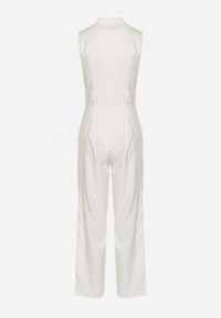 Born2be - Biały Kombinezon w Garniturowym Stylu w Drobne Paski Sarisse. Okazja: na co dzień, na spacer. Kolor: biały. Wzór: paski. Styl: klasyczny, casual, elegancki #4