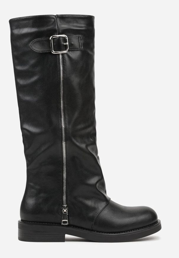 Born2be - Czarne Kozaki Typu Bikery Ozdobione Suwakiem i Klamrą Linvera. Okazja: na co dzień. Zapięcie: klamry. Kolor: czarny. Materiał: jeans. Wzór: aplikacja. Styl: casual, elegancki