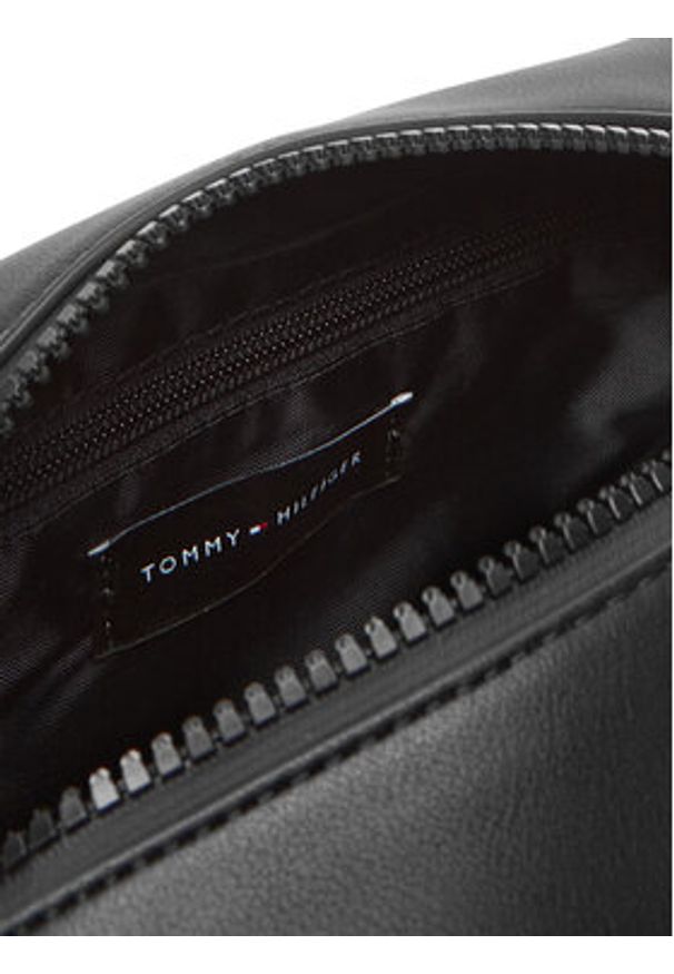 TOMMY HILFIGER - Tommy Hilfiger Kosmetyczka Th Foundation Washbag AM0AM13235 Czarny. Kolor: czarny. Materiał: skóra
