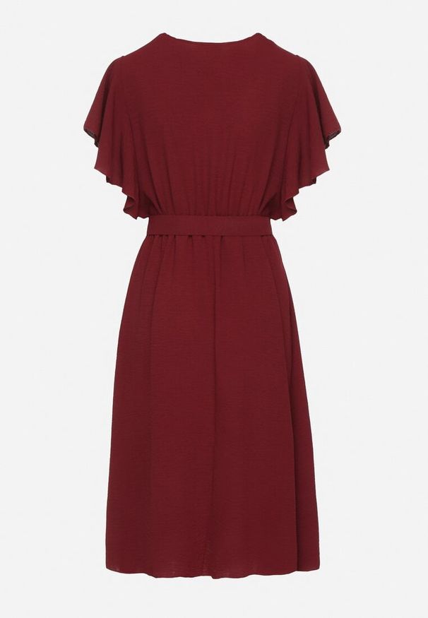 Born2be - Bordowa Sukienka z Kopertowym Dekoltem i Paskiem Sizuee. Kolor: czerwony. Typ sukienki: kopertowe