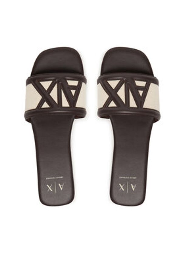Armani Exchange Klapki XW002568 AF22752 MZ766 Brązowy. Kolor: brązowy. Materiał: skóra