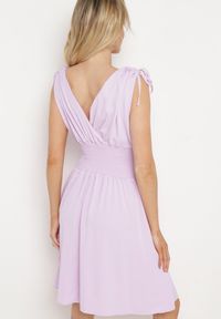 Born2be - Fioletowa Sukienka z Kopertowym Dekoltem Ściągana na Ramionach z Gumką w Talii Cornia. Typ kołnierza: dekolt kopertowy. Kolor: fioletowy. Typ sukienki: kopertowe #5