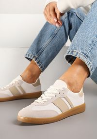 Born2be - Beżowe Sneakersy Tenisówki z Ozdobnymi Paskami Nelidi. Okazja: na co dzień. Nosek buta: okrągły. Zapięcie: pasek. Kolor: beżowy. Materiał: jeans. Wzór: aplikacja #4