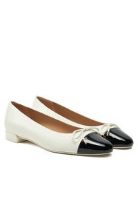 Stuart Weitzman Półbuty Sleek Bow Flat SG888 Écru. Materiał: skóra