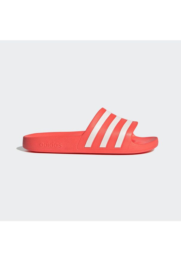 Adidas - Klapki adilette Aqua. Kolor: biały, czerwony, wielokolorowy. Styl: elegancki