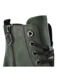 Zielone Botki Remonte Ocieplane Obuwie Damskie. Okazja: na co dzień, na spacer. Kolor: zielony. Materiał: skóra. Sezon: jesień, lato. Obcas: na obcasie. Styl: casual, retro, elegancki. Wysokość obcasa: średni #5