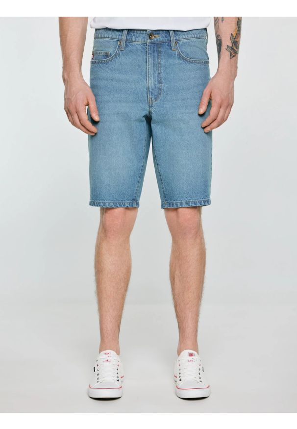 Big-Star - Szorty męskie jeansowe niebieskie Colter 310. Stan: podwyższony. Kolor: niebieski. Materiał: jeans. Długość: krótkie. Sezon: lato. Styl: wakacyjny, vintage, klasyczny