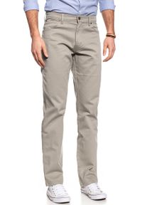 Wrangler - WRANGLER SPODNIE MĘSKIE REGULAR FIT CAMEL W10IHH175