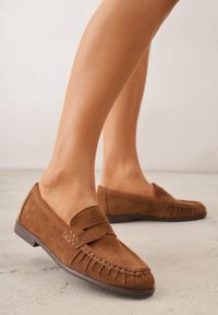Born2be - Jasnobrązowe Marszczone Mokasyny VICES z Wkładką ze Skóry Naturalnej Nerihaneh. Okazja: na co dzień. Kolor: brązowy. Materiał: skóra. Obcas: na płaskiej podeszwie. Styl: casual, klasyczny, elegancki #1