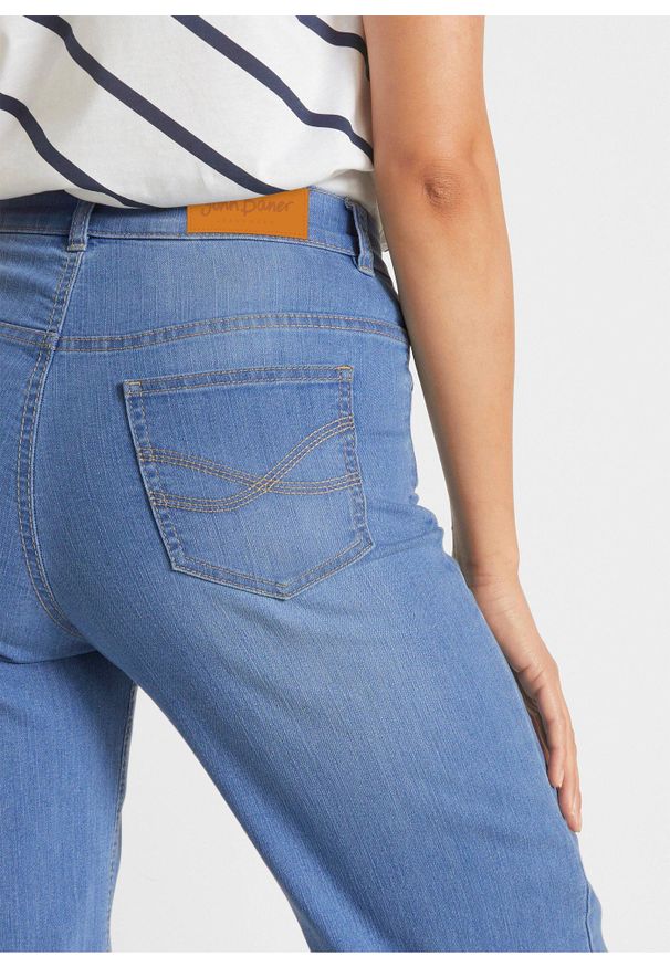 bonprix - Jeansy 7/8 wide fit. Kolor: niebieski