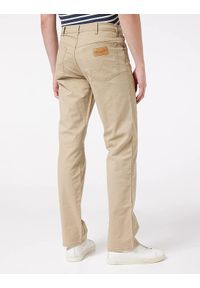 Wrangler - WRANGLER TEXAS MĘSKIE SPODNIE MATERIAŁOWE SAND W121W658N. Materiał: materiał #3