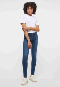 Mustang - MUSTANG SHELBY SKINNY DAMSKIE SPODNIE JEANSOWE JEANSY DENIM BLUE 1013580 5000 782