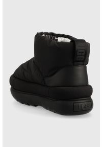 Ugg - UGG śniegowce Classic Maxi Mini kolor czarny 1132017.BLK. Nosek buta: okrągły. Kolor: czarny. Materiał: wełna, poliester, włókno, guma. Obcas: na platformie #5